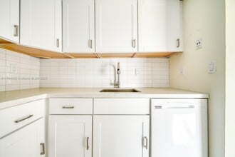 496 NW 165th St in Miami, FL - Building Photo - Building Photo