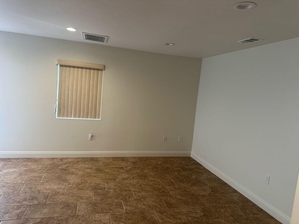 1711 Firethorne Pl, Unit ADU in Oxnard, CA - Building Photo
