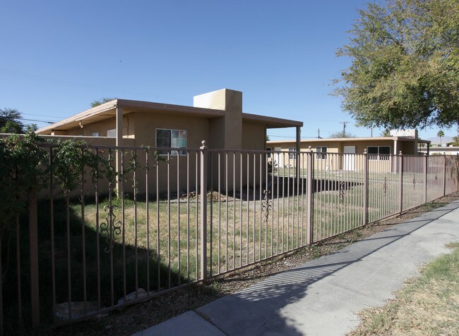 45791-45805 Salton St in Indio, CA - Foto de edificio - Building Photo