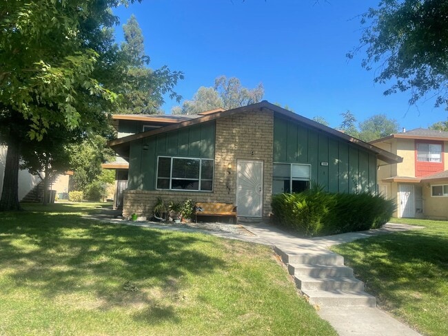5098 Rhode Island Dr in Sacramento, CA - Building Photo - Building Photo