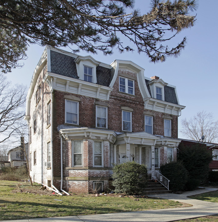 2 Baldwin St in New Brunswick, NJ - Building Photo