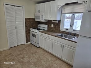 94 Cortland Cir in West Hartford, CT - Foto de edificio - Building Photo