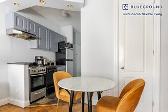 53 Leroy St in New York, NY - Building Photo - Building Photo