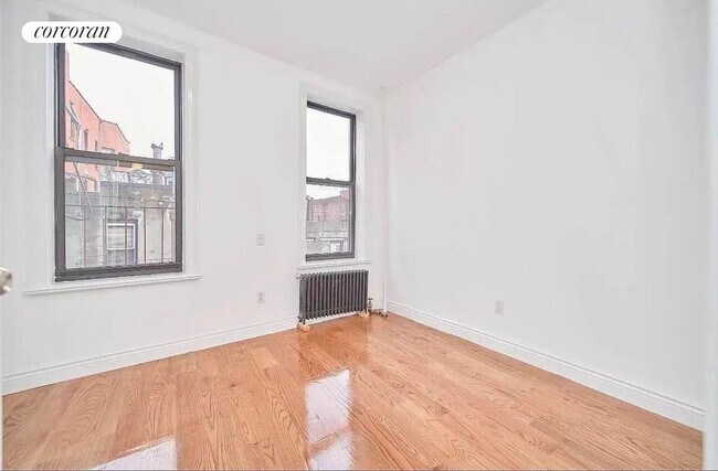 172 Mulberry St in New York, NY - Building Photo - Building Photo