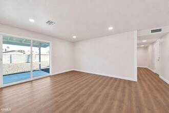 3430 E Poinsettia Dr in Phoenix, AZ - Building Photo - Building Photo