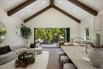 160 Waverley St in Palo Alto, CA - Building Photo - Building Photo