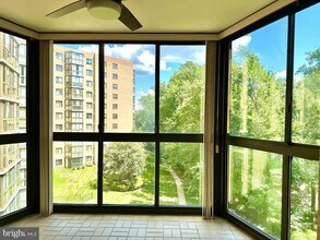 3310 N Leisure World Blvd in Silver Spring, MD - Building Photo - Building Photo