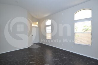 4927 W Wahalla Ln in Glendale, AZ - Building Photo - Building Photo