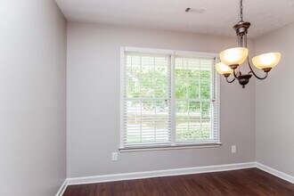 465 Rosehill Dr in Mcdonough, GA - Building Photo - Building Photo