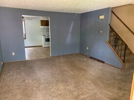 7484 Seymour St NW in Massillon, OH - Building Photo