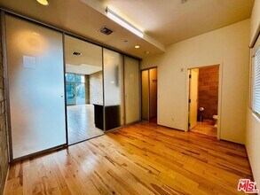 717 Highland Ave in Los Angeles, CA - Building Photo - Building Photo