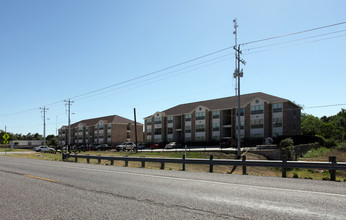 Creekside Apartments in Prairie View, TX - Building Photo - Building Photo