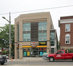 909 St Clair Ave W in Toronto, ON - Building Photo - Building Photo