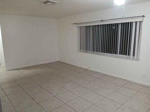 9021 W Highland Pines Dr in Palm Beach Gardens, FL - Building Photo - Building Photo