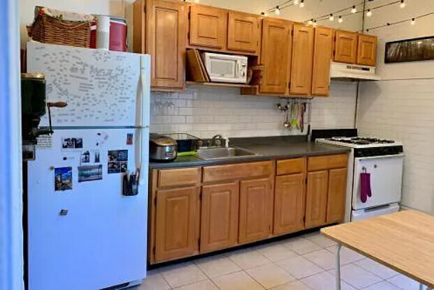 179 Harvard St, Unit 179.5-3 in Cambridge, MA - Building Photo - Building Photo