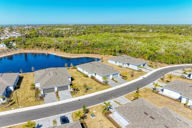 8613 Seasalt Lp in Englewood, FL - Building Photo - Building Photo