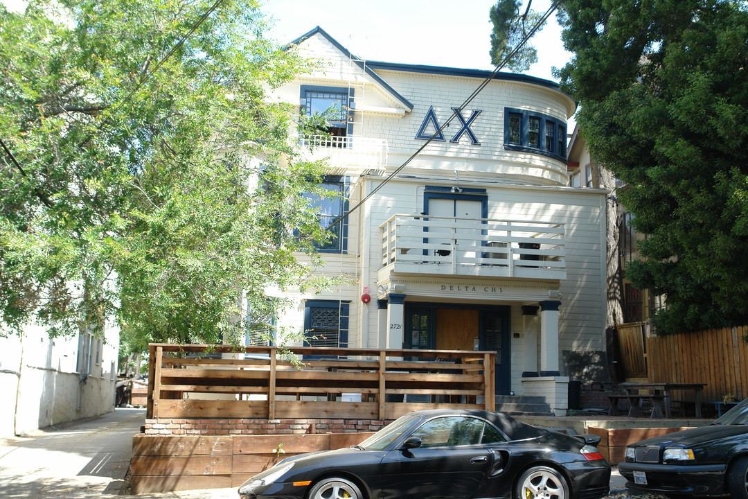 2721 Channing Way in Berkeley, CA - Building Photo