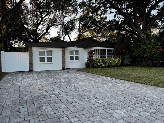 property at 3115 S Manhattan Ave