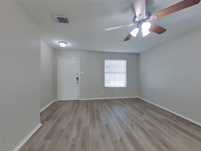 614 Harpswell Ln in Houston, TX - Building Photo - Building Photo