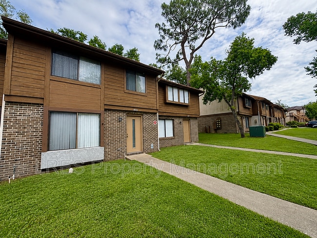 property at 4974 Sanoma Village