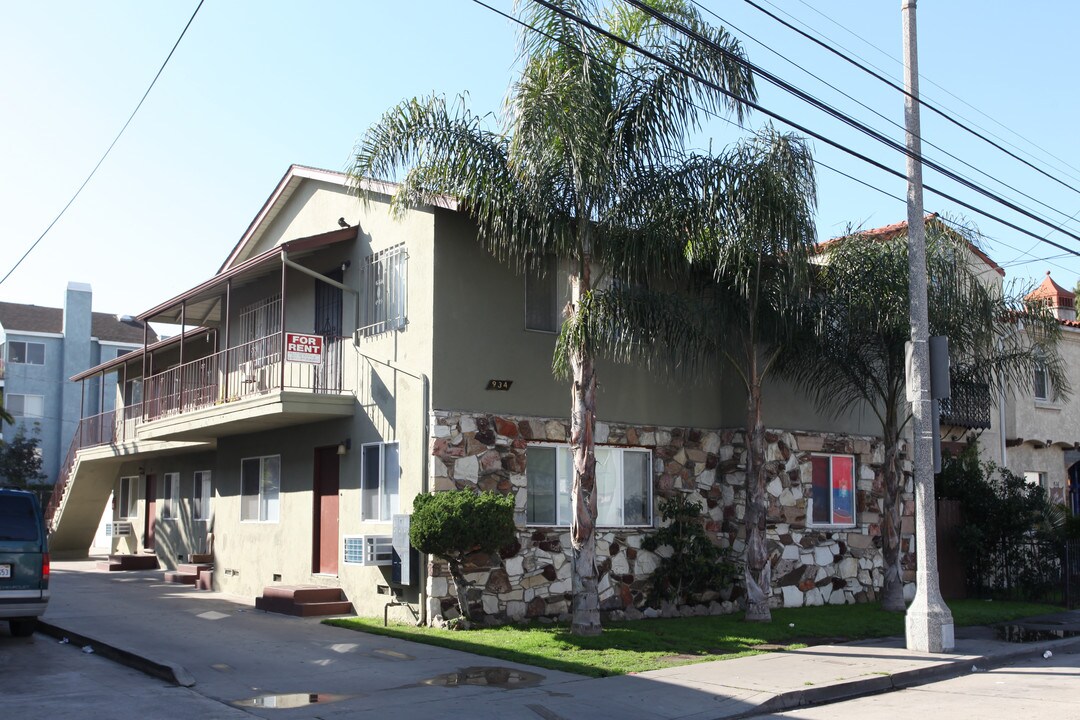934 E 4th St in Long Beach, CA - Building Photo