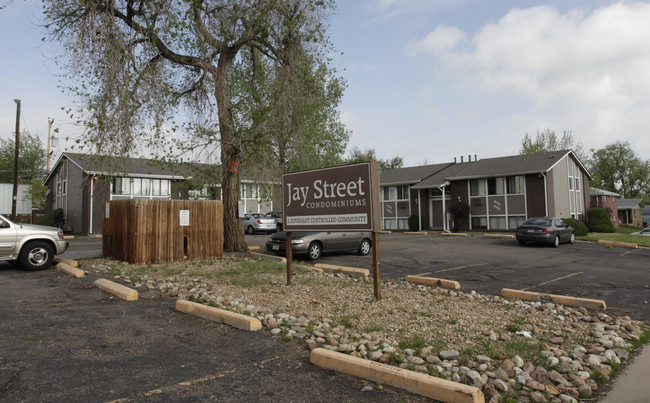 1613-1649 Jay St in Lakewood, CO - Foto de edificio - Building Photo