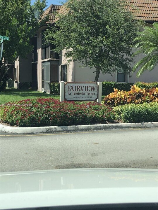 10637 NW 10th St, Unit 202 in Pembroke Pines, FL - Building Photo