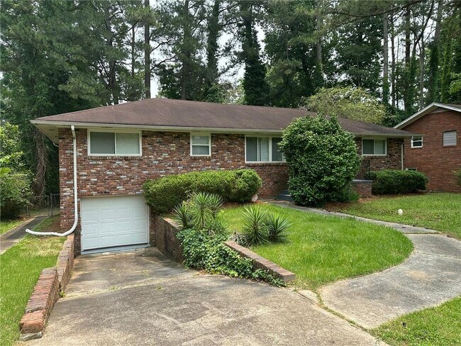 1914 La Mesa Ln in Decatur, GA - Building Photo - Building Photo