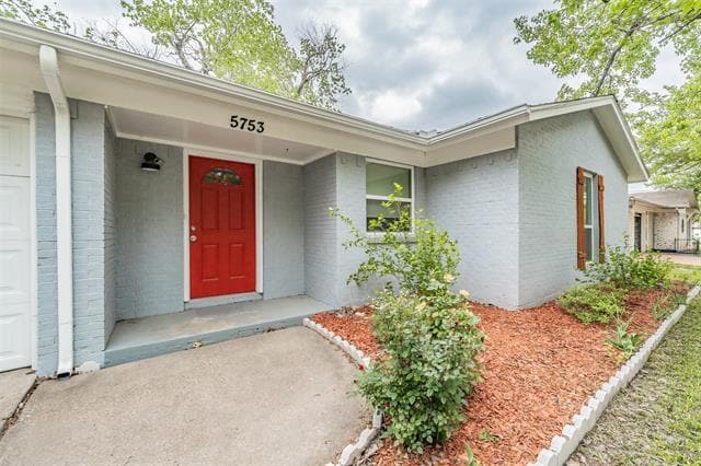 5753 Saramac Dr in Watauga, TX - Building Photo - Building Photo