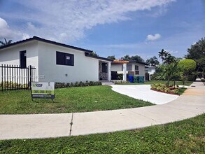 5152 SW 6th St in Coral Gables, FL - Building Photo - Building Photo