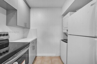 10015 NW 4th St in Pembroke Pines, FL - Building Photo - Building Photo