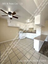 985 N Pk Cir in Long Beach, CA - Building Photo