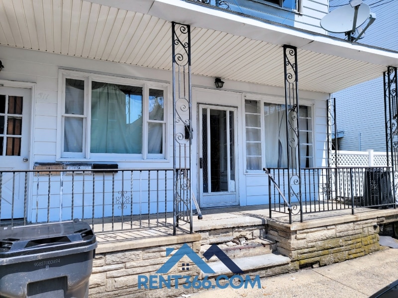 509 W Centre St in Mahanoy City, PA - Building Photo