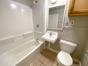 2404 Knapp St in Ames, IA - Building Photo - Building Photo