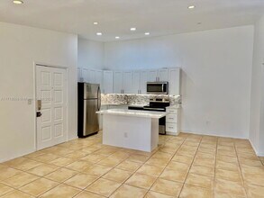 4970 NW 102nd Ave in Doral, FL - Building Photo - Building Photo