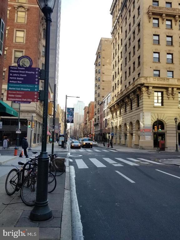 1304 Walnut St in Philadelphia, PA - Building Photo - Building Photo