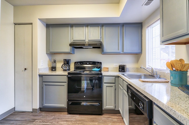 Woodland Creek in Fort Washington, MD - Building Photo - Building Photo