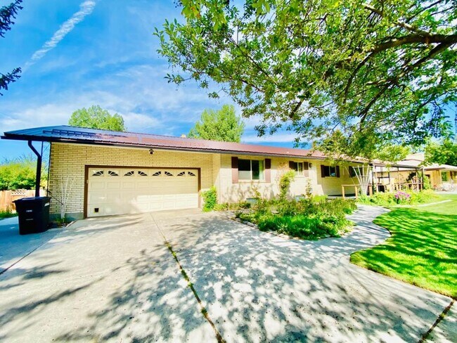 property at 1920 Sabin Dr