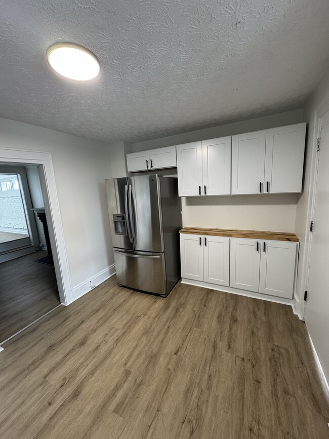2505 Cleveland Ave, Unit A in Columbus, OH - Building Photo - Building Photo