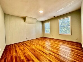 612 Florence St in Kerrville, TX - Building Photo - Building Photo