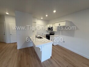 2075 E Canyonlands Ln in Eagle Mountain, UT - Building Photo - Building Photo