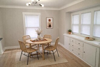 1812 Kensington Rd in Toledo, OH - Building Photo - Building Photo