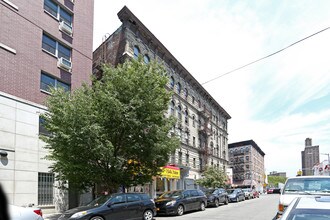 31-35 Graham Ave in Brooklyn, NY - Building Photo - Building Photo