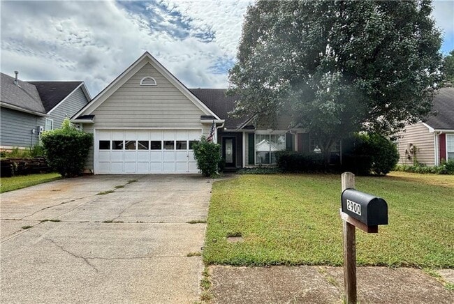 2900 Camelot Woods Dr NW