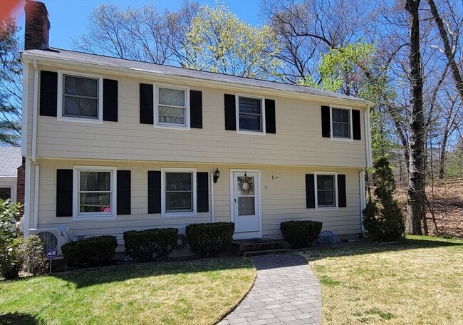 31 Hunnewell St in Needham, MA - Building Photo - Building Photo