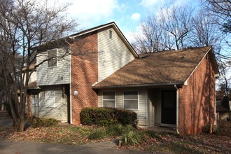 Woodberry Run Apartments in Greensboro, NC - Building Photo - Building Photo