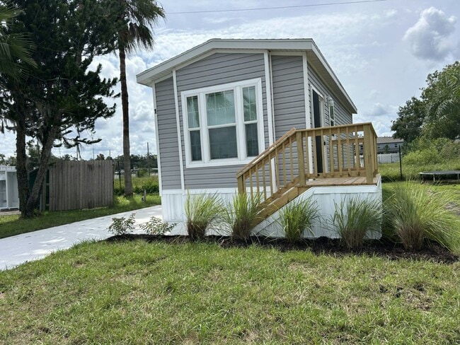 property at 6105 Land O' Lakes Blvd