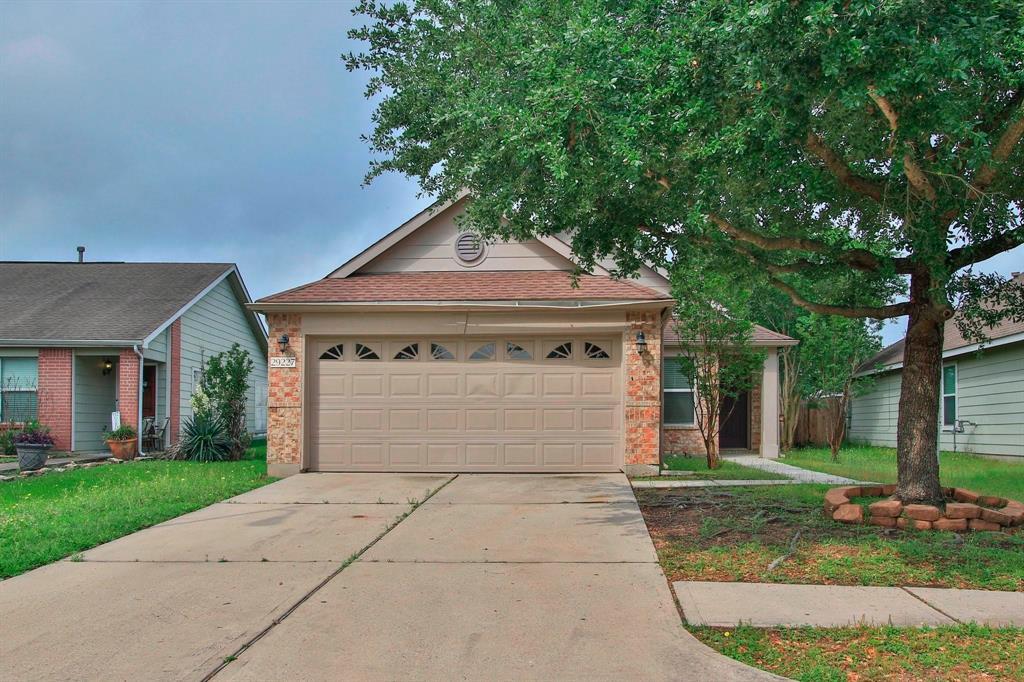 29227 Legends Beam Dr in Spring, TX - Foto de edificio