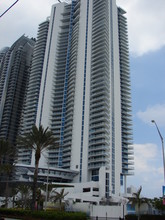 Jade Beach Residences in Sunny Isles Beach, FL - Building Photo - Building Photo