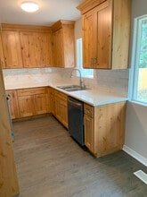 12373 SE 122nd Ave in Happy Valley, OR - Foto de edificio - Building Photo